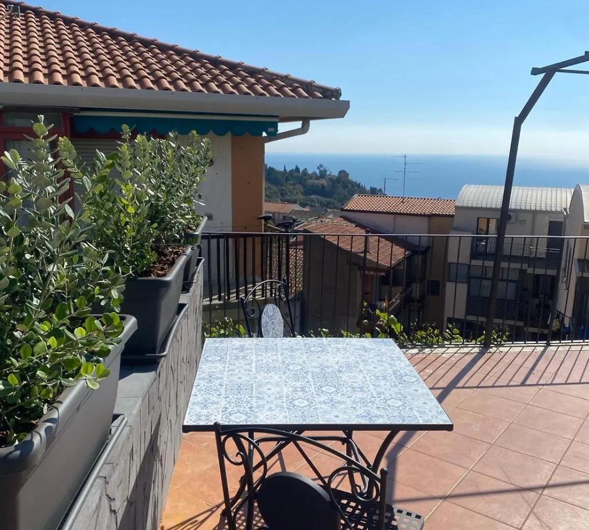 بيت للعطل فيلا Casa Vista Azzurra آتْشّي كاستيلّو
